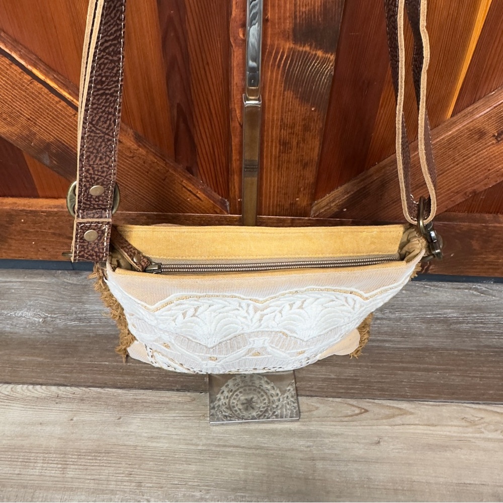 Myra Bag Purse Prairie Lace Shoulder Bag in Cottage White - Picture 8 of 10